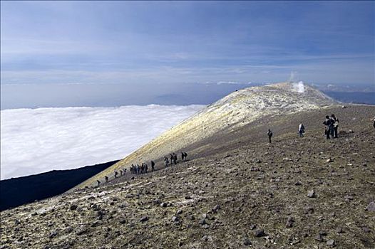 游客,下降,火山口,山,埃特纳火山,西西里,意大利