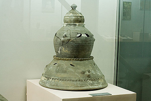 内蒙古博物馆陈列唐代灰陶塔