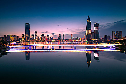 中国广东深圳南山后海湾都市夜景