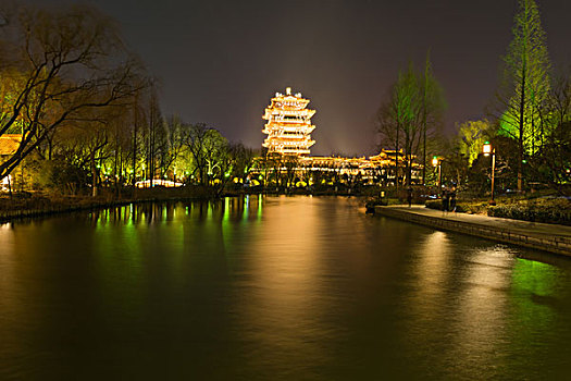 济南解放阁夜景