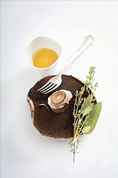 静物,波多白洛大蘑菇,蘑菇,药草,橄榄油