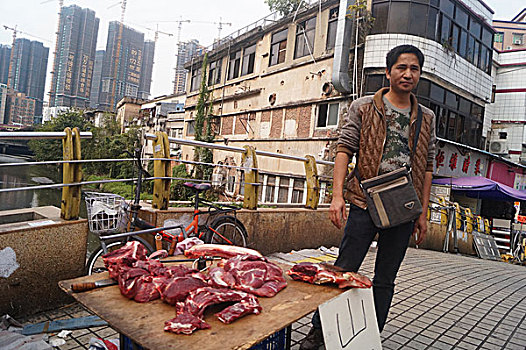 深圳街头小贩出售野猪肉
