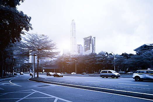 深圳现代建筑办公楼和城市广场街道