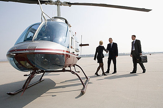 职业女性,问候,两个,商务人士,直升飞机