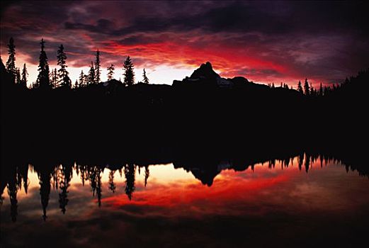 欧哈拉湖,教堂山,日落,幽鹤国家公园,不列颠哥伦比亚省,加拿大