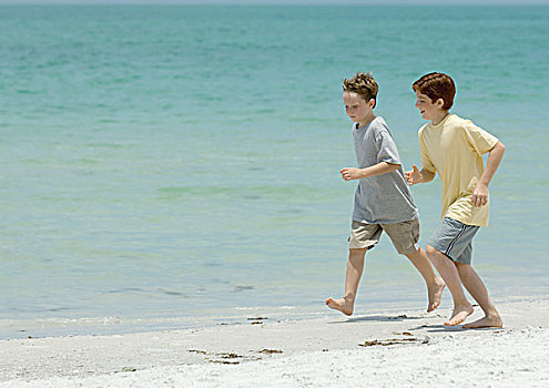 男孩,跑,靠近,海浪,海滩