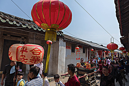 龙湖古寨游神