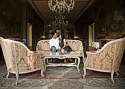 意大利,威尼斯,年轻,情侣,坐,优雅,休闲沙发