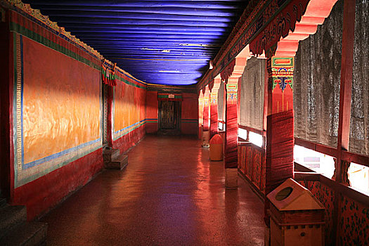 西藏布达拉宫内的走道