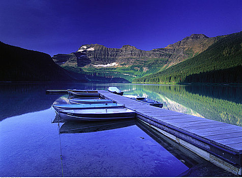 船,系,码头,湖,瓦特顿湖国家公园,艾伯塔省,加拿大