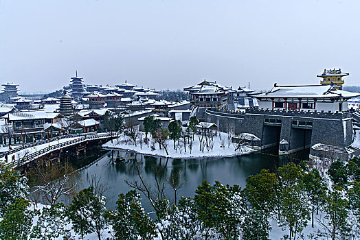 湖北襄阳影视城雪景