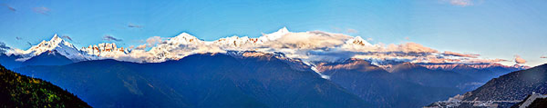 云南梅里雪山全景