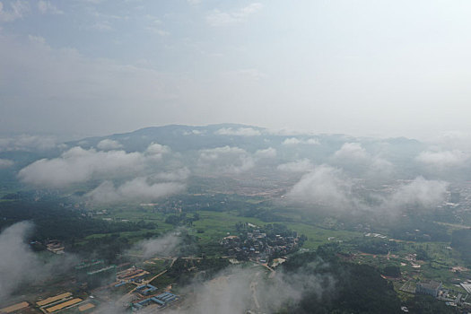 湖南蓝山,台风过后云雾美