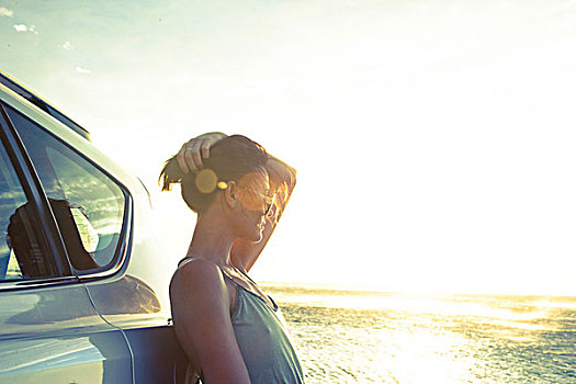 女人,倚靠,汽车,日落,海洋