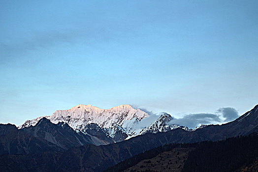 高原雪山