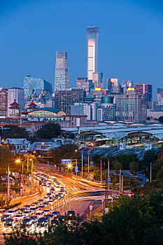 北京国贸核心区与火车站夜晚车流