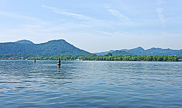 杭州西湖三潭印月全景