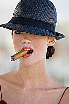 时装模特,吸烟,雪茄