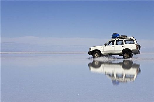 驾驶,汽车,盐湖,乌尤尼,高原,玻利维亚,南美