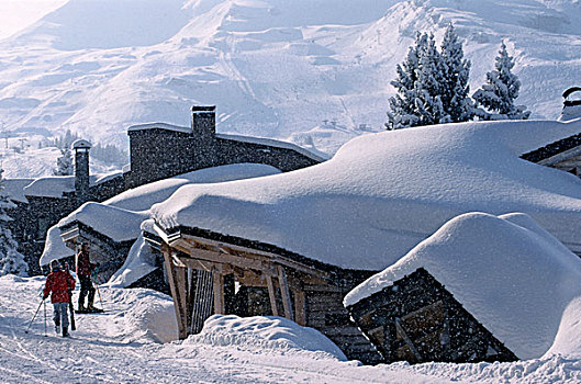 木房子,雪,阿沃利亚兹