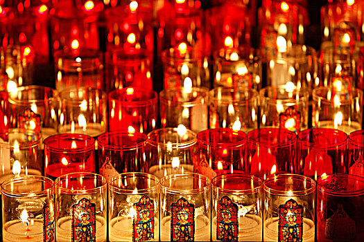 法国,厄尔卢瓦尔省,沙特尔大教堂,巴黎圣母院,蜡烛
