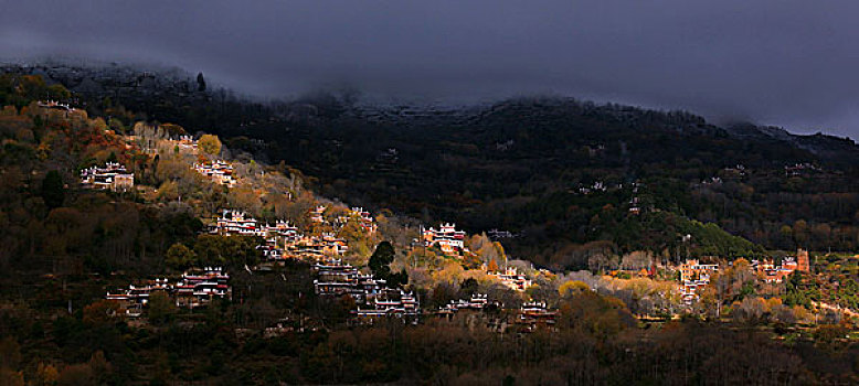 四川,丹巴,甲居,中路