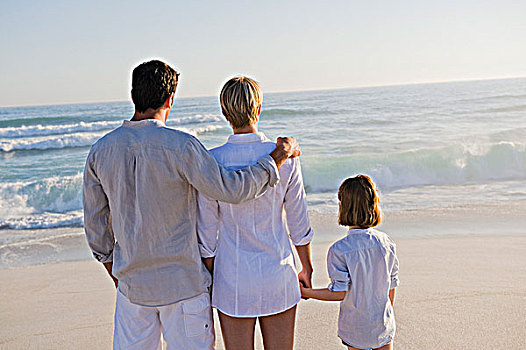 家庭,站立,海滩