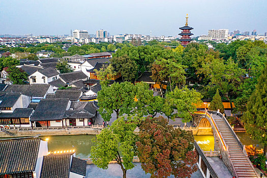 航拍江苏苏州寒山寺寺院建筑群