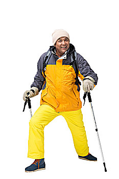 中老年男人冬季登山旅行