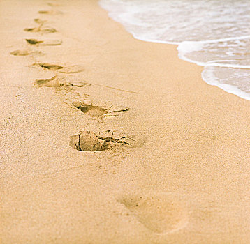 沙滩,脚印