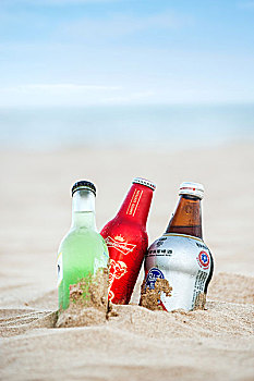 沙滩烧烤啤酒