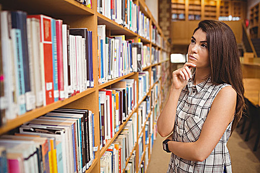 女学生,选择,书本,架子,图书馆
