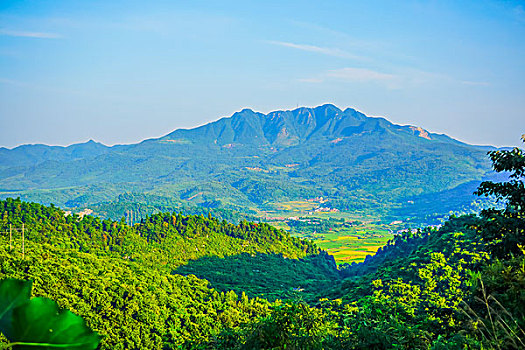 大山，高樓，建筑群，鐵塔，河邊，農村，田野，草坪，暴風雨，烏云，工業，廠房，遠山