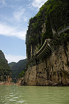 重庆巫山大宁河小三峡滴翠峡内全长3公里左右的小三峡古栈道