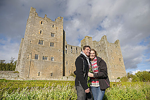 情侣,搂抱,中世纪,城堡