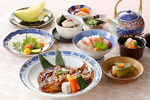 食物,寿司,金枪鱼,虾,天妇罗,桌子,日式