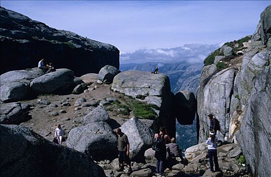 漂石,岩石表面,无障碍,勇敢,靠近,吕瑟峡湾,罗加兰郡,挪威,斯堪的纳维亚,欧洲