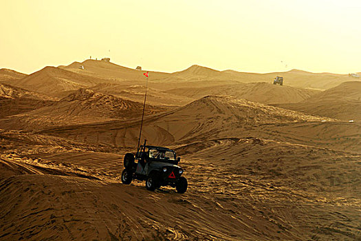 汽车沙漠越野赛