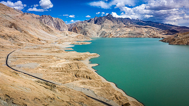 新疆湖
