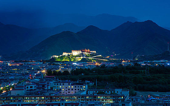 中国西藏拉萨布达拉宫夜景