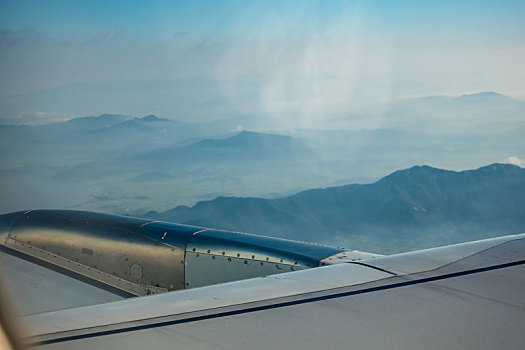 从首尔航空的飞机上航拍日本地理