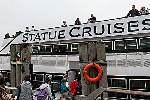 旅游,乘坐,船,自由女神像,自由岛,纽约港,曼哈顿,纽约,美国