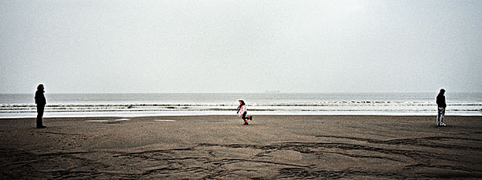 小女孩,跑,海滩
