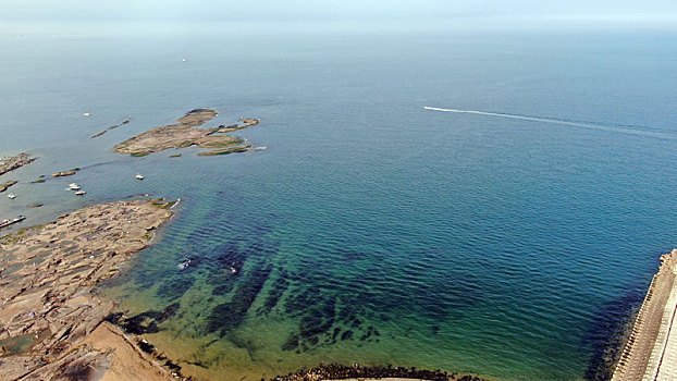 碧波万顷的日照海龙湾,1800多米的金沙滩宛如城市金腰带