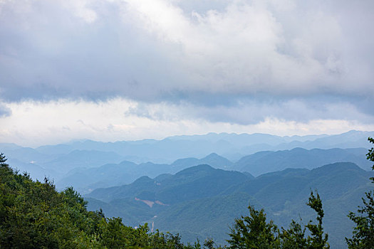 山中云雾