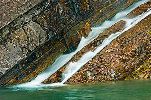 加拿大,艾伯塔省,瓦特顿湖国家公园,景色,瀑布,画廊
