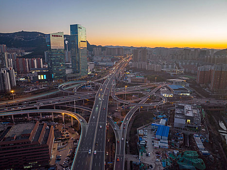 航拍济南英雄山立交桥夜景