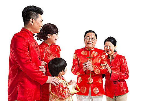 棚拍中國(guó)新年快樂(lè)的唐裝家庭
