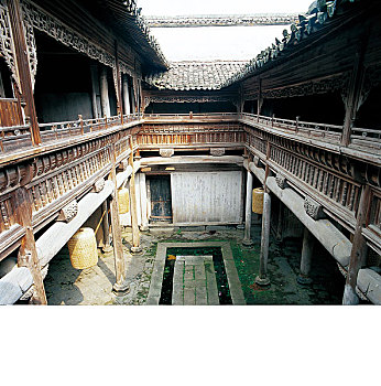安徽黟县苏氏宗祠的木雕天井