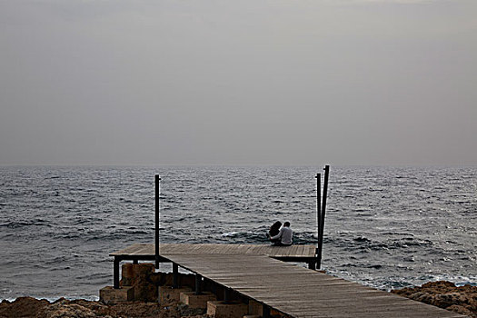 帕福斯,塞浦路斯,两个人,坐,码头,海洋